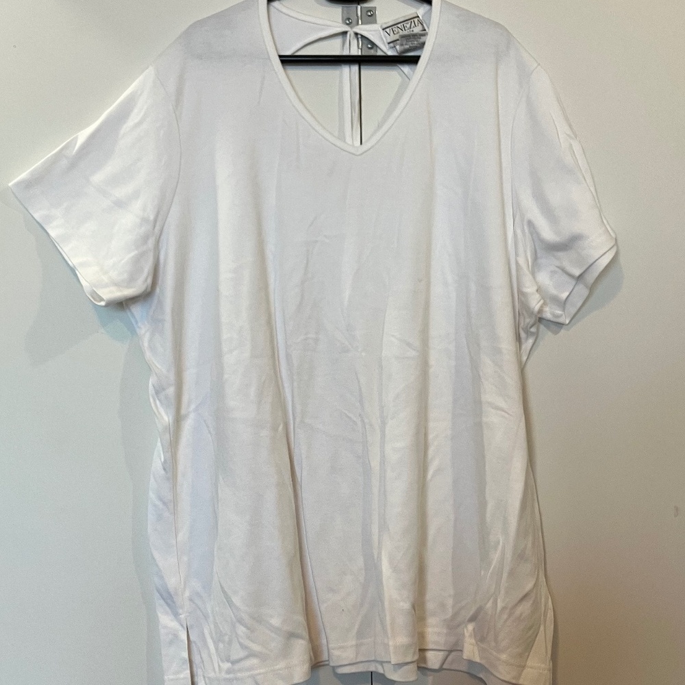 🎉 Venezia Vitale White Short Sleeve Top